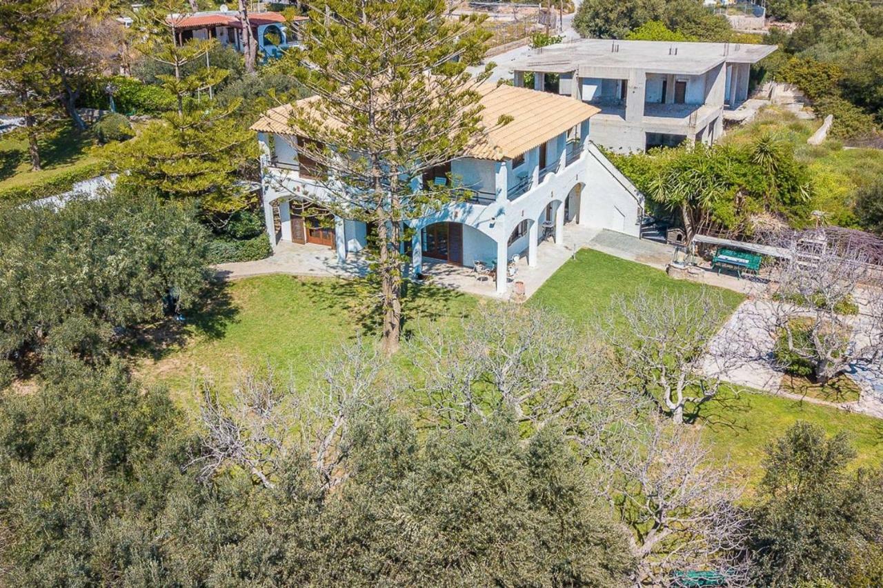 Light-Filled Home With Garden Near Beach Ανάβυσσος Εξωτερικό φωτογραφία